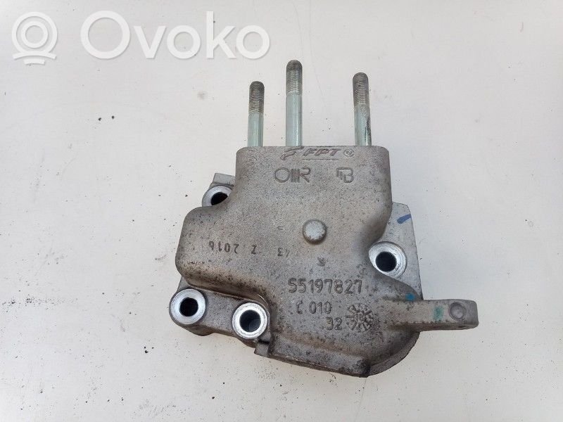 Fiat 500 Engine mount bracket 