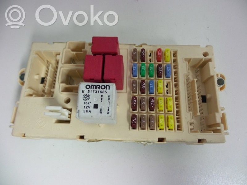 Fiat Bravo Juego de caja de fusibles 