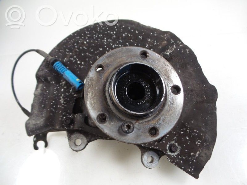 Front wheel hub spindle knuckle