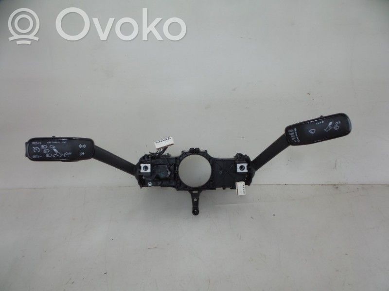 Skoda Superb B8 (3V) Boutons / interrupteurs volant 