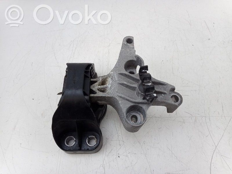 Renault Clio IV Engine mount bracket 