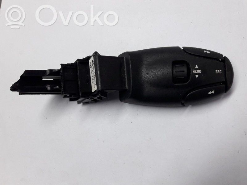 Peugeot 807 Steering wheel buttons/switches 