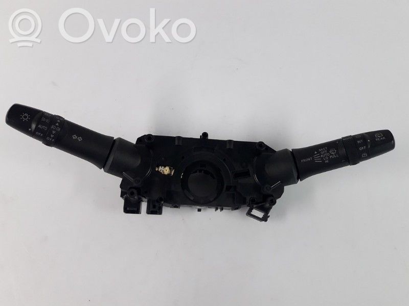 Mitsubishi Space Star Boutons / interrupteurs volant 