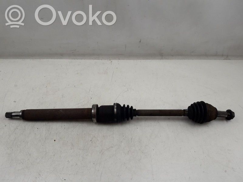Etuvetoakseli