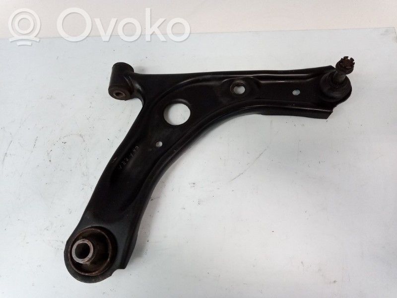 Toyota Aygo AB40 Wahacz przedni 
