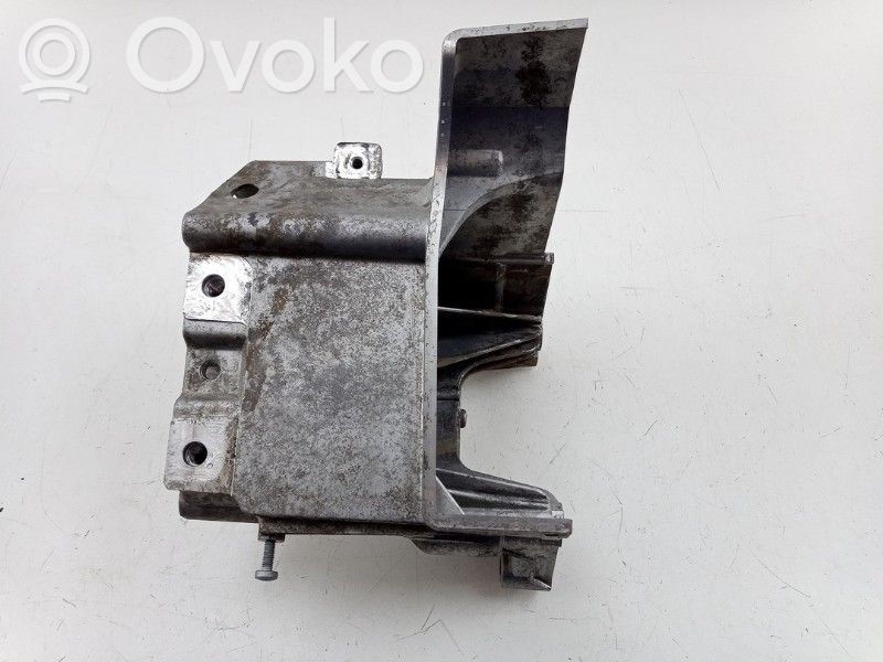Audi A3 8Y Engine mount bracket 