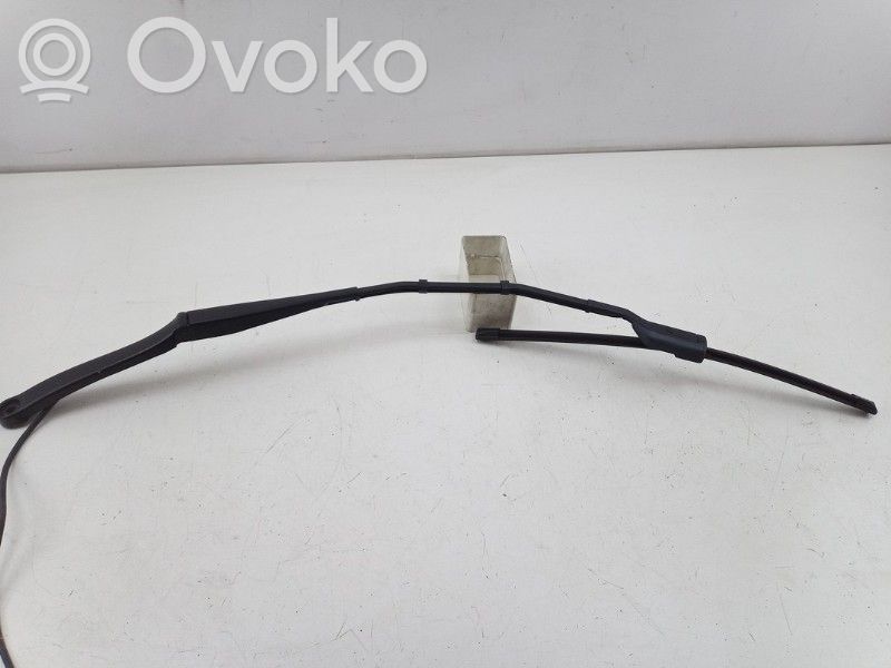 Tesla Model 3 Front wiper blade arm 