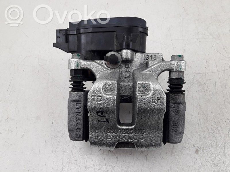 Lynk & co 01 Takajarrusatula 