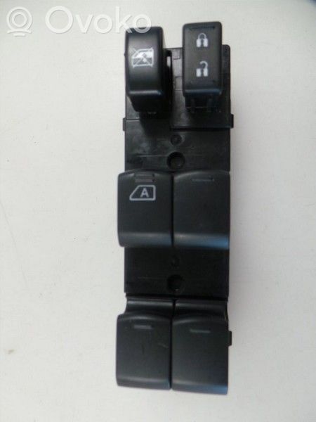 Subaru XV I Electric window control switch 