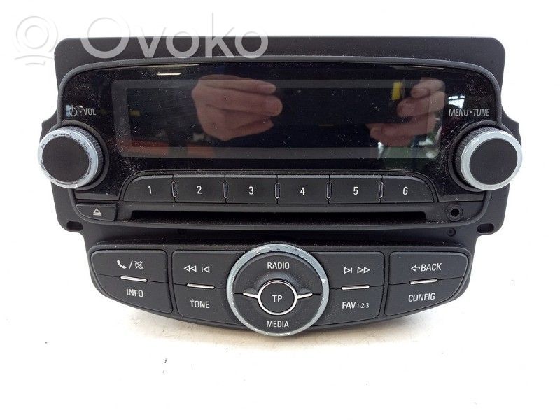 Opel Corsa E Unidad delantera de radio/CD/DVD/GPS 