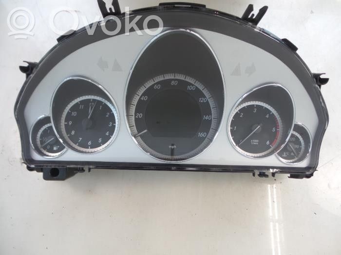 Mercedes-Benz E W212 Tachimetro (quadro strumenti)