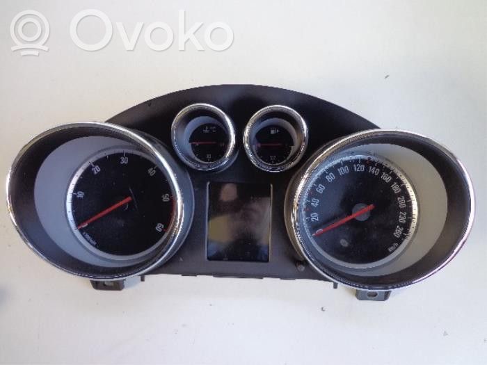 Opel Astra J Geschwindigkeitsmesser Cockpit 