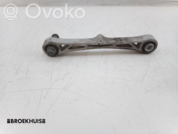 Tesla Model S Takatukivarsi 