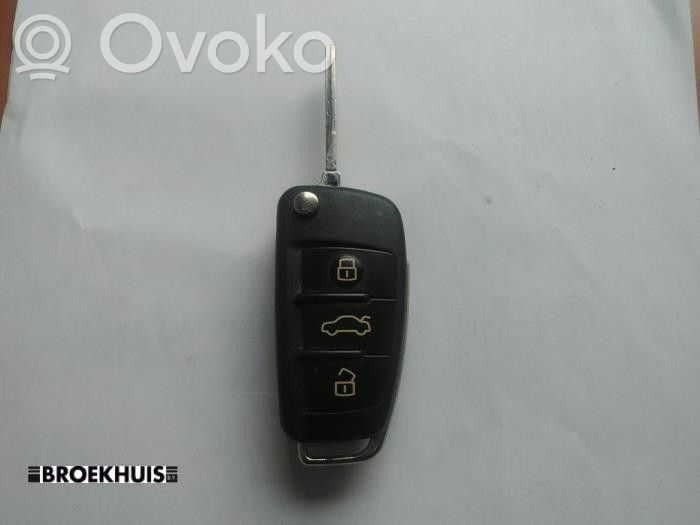 Audi A3 S3 A3 Sportback 8P Klucz / Karta zapłonu 