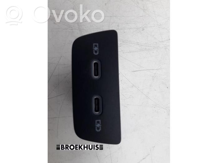 Volkswagen Golf VIII USB-Anschluss 