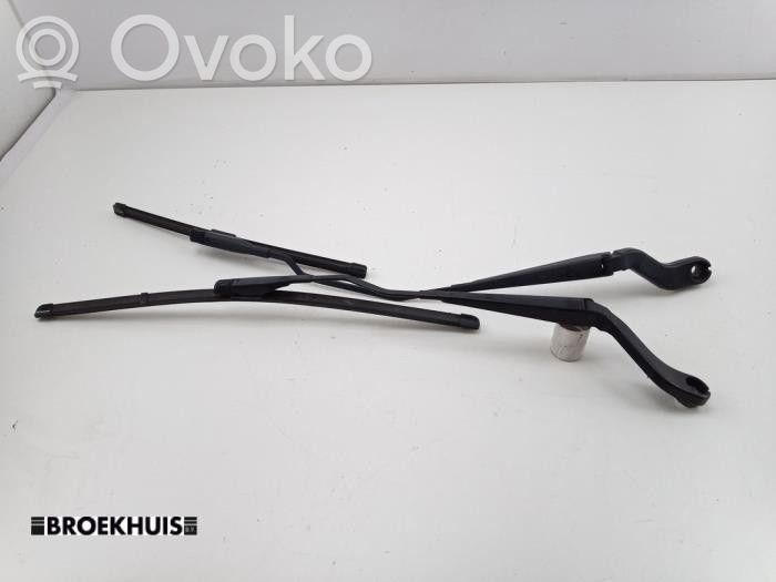 Ford Ecosport Front wiper blade arm 