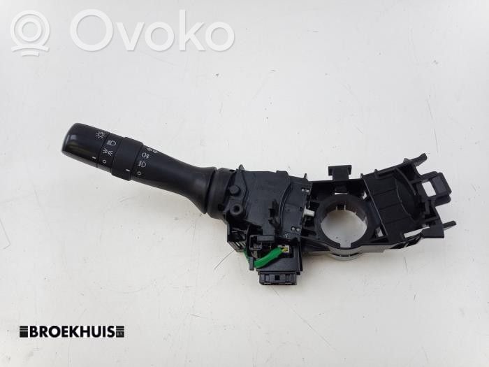 Toyota Verso-S Suuntavilkun vipu 