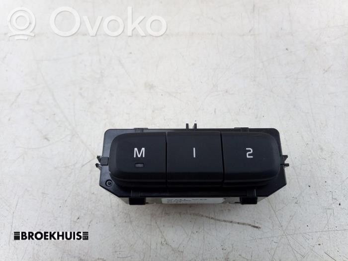 Volvo XC40 Schalter Sitzheizung 