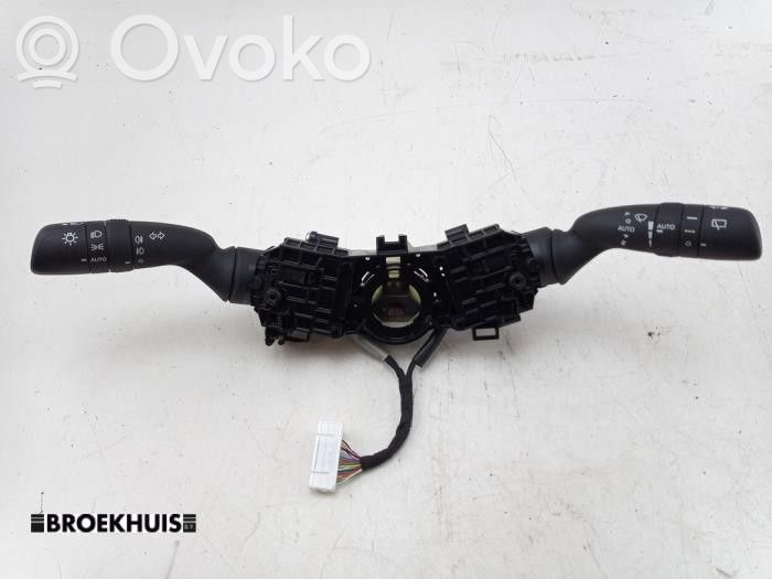 Toyota RAV 4 (XA50) Pyyhkimen/suuntavilkun vipukytkin 