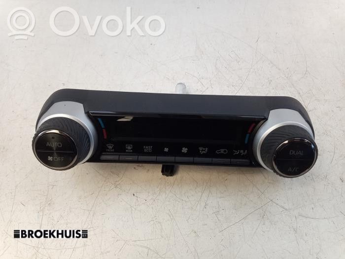 Toyota RAV 4 (XA50) Ilmastoinnin ohjainlaite