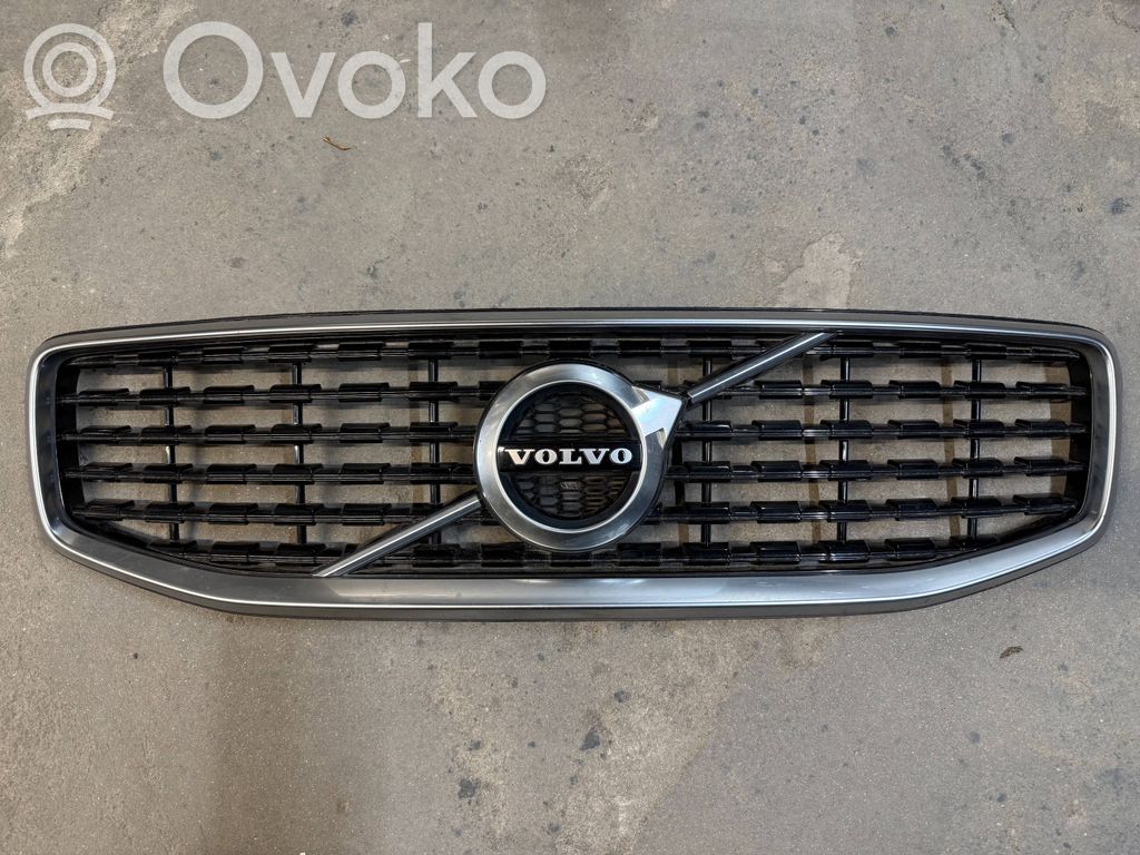 Volvo S60 Etusäleikkö 