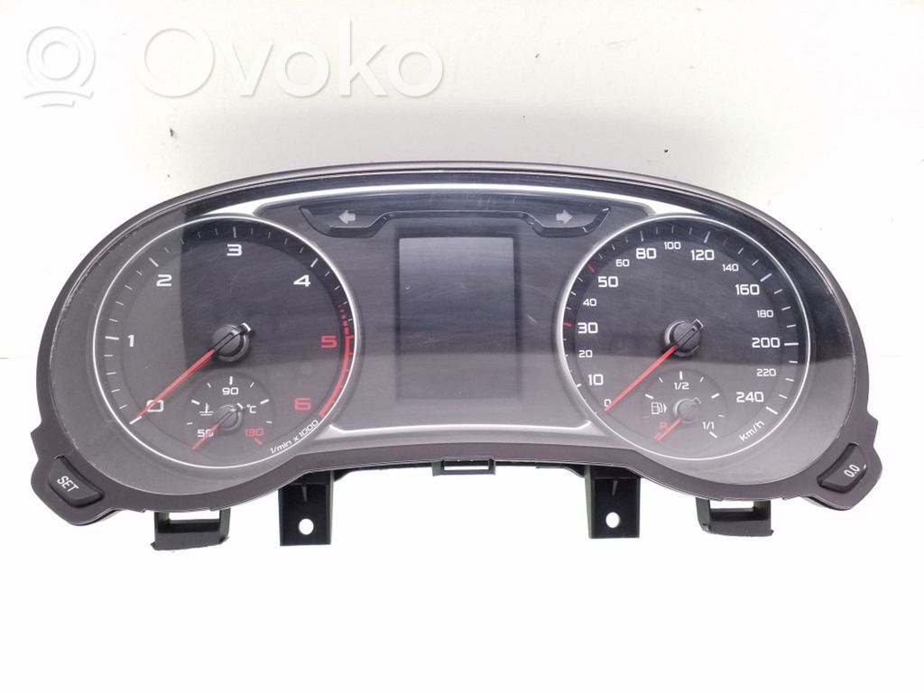 Audi A1 Geschwindigkeitsmesser Cockpit 
