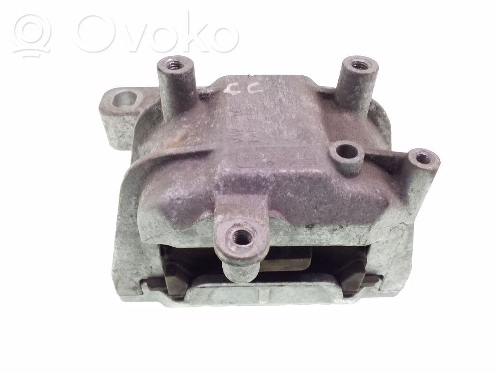 Volkswagen PASSAT CC Engine mount bracket 