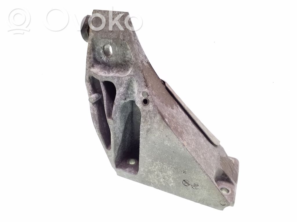 BMW X5 E70 Engine mounting bracket 