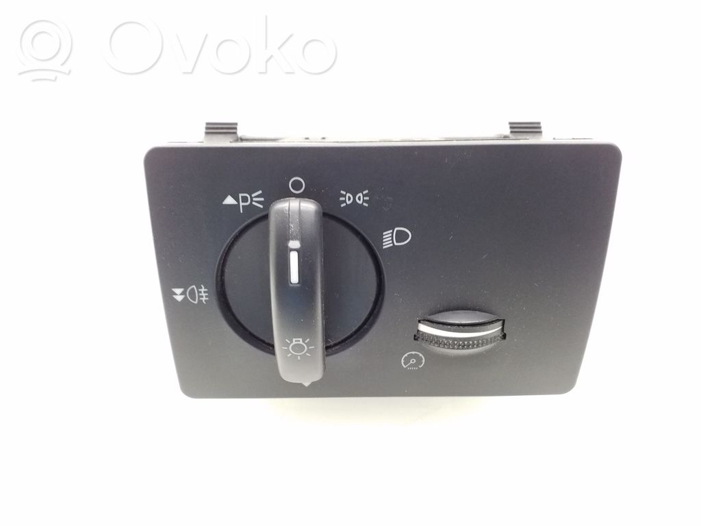 Ford Focus Light switch 
