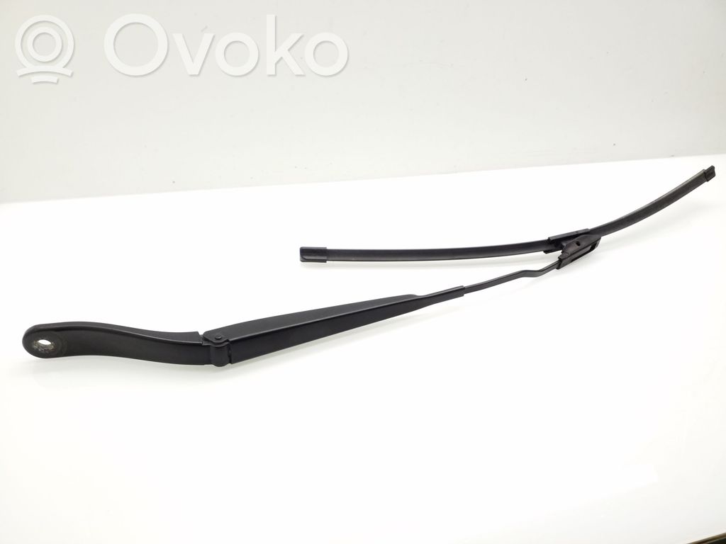 Citroen DS3 Front wiper blade arm 