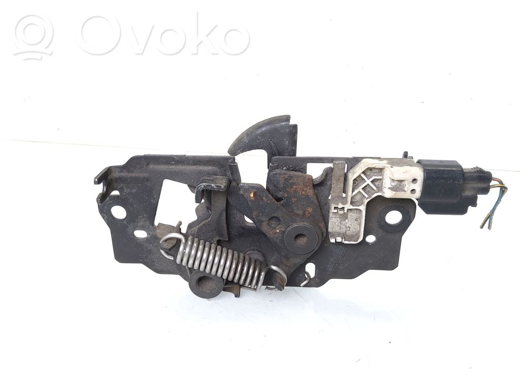 Ford Focus Dzinēja pārsega slēdzene 