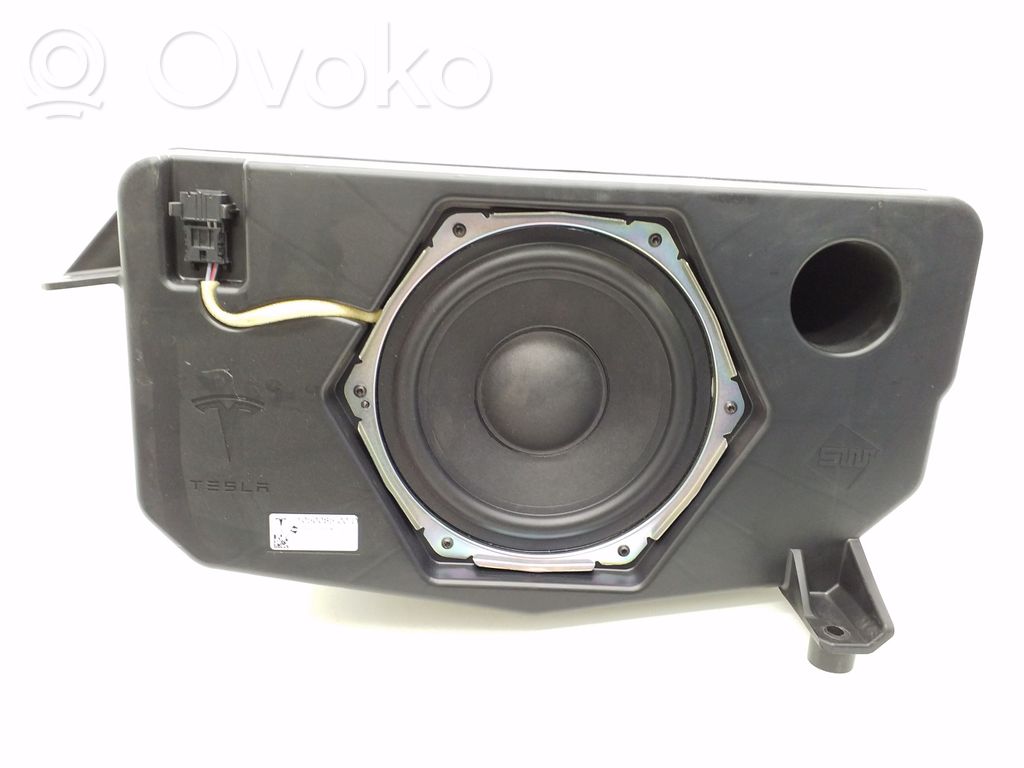 Subwoofer   105008500D