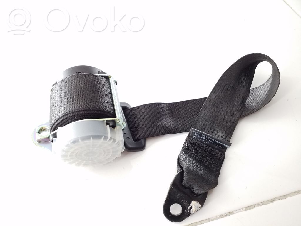 Opel Astra J Rear seatbelt 