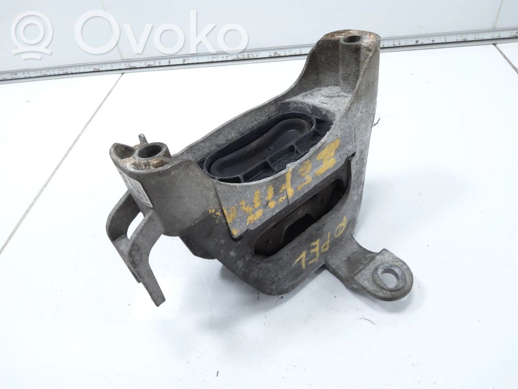 Opel Zafira C Engine mount bracket 