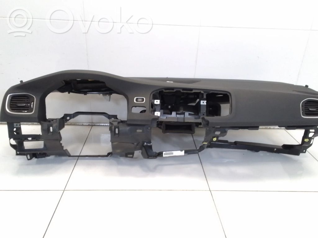 Volvo V60 Panelis 