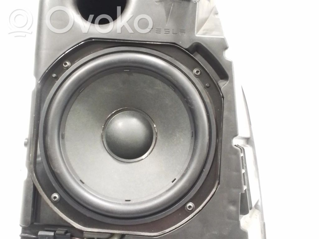 Tesla Model 3 Altavoz subwoofer 