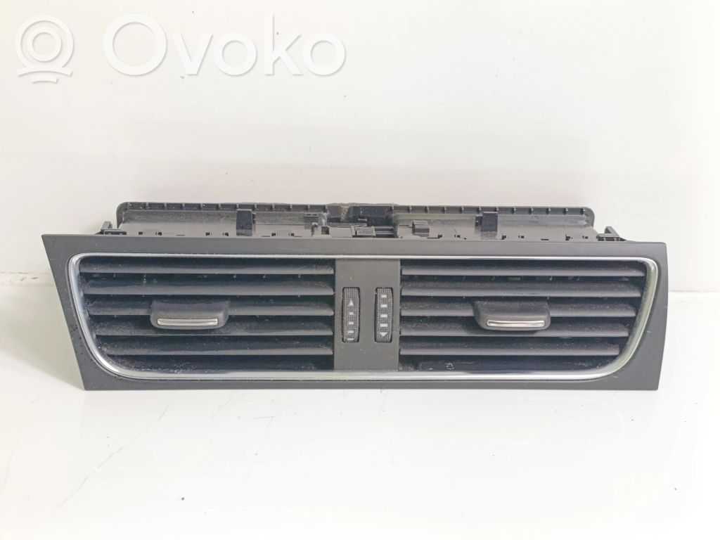 Audi A4 S4 B8 8K Dysze / Kratki środkowego nawiewu deski rozdzielczej 