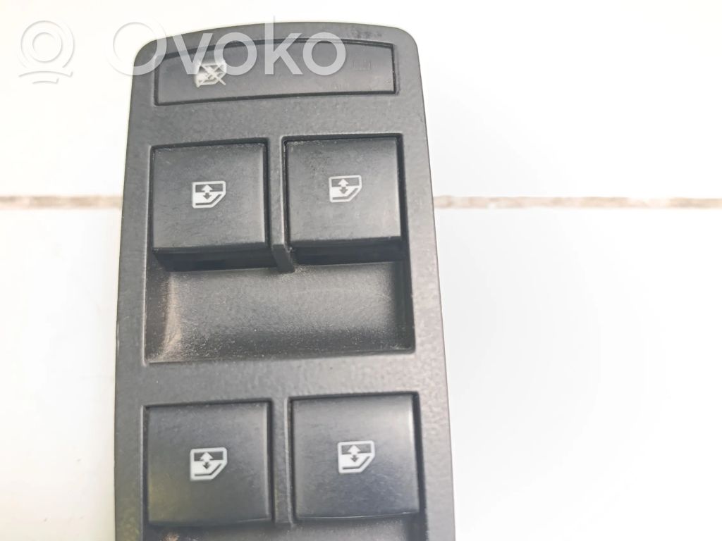Opel Insignia A Electric window control switch 