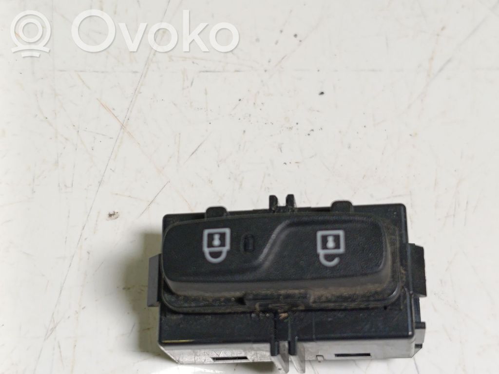 Volvo XC90 Central locking switch button 