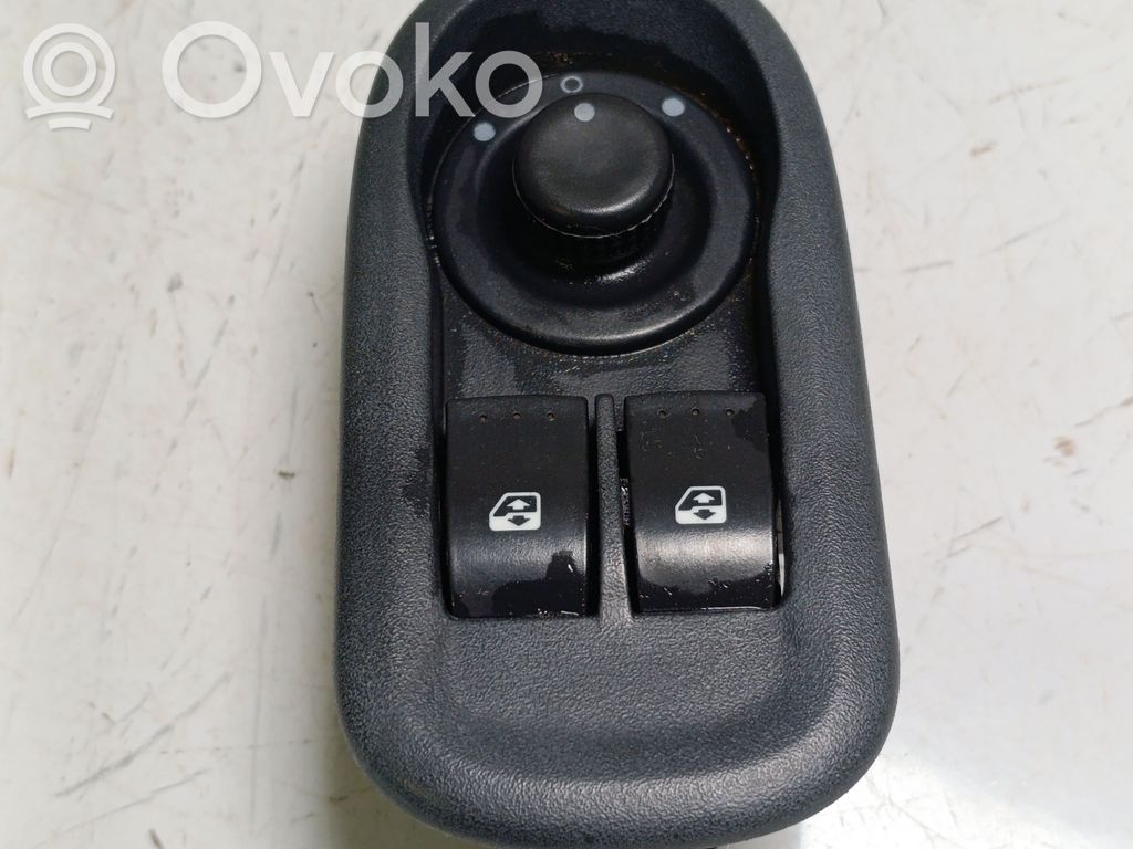 Renault Master III Electric window control switch 