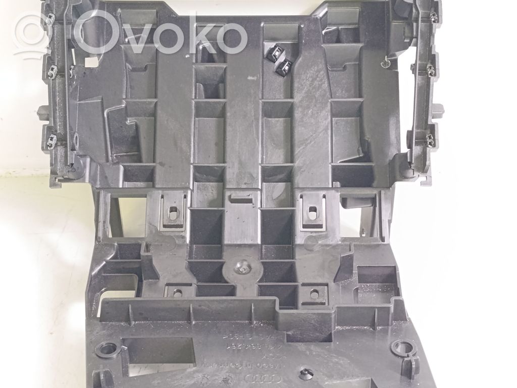 Audi e-tron Other center console (tunnel) element 