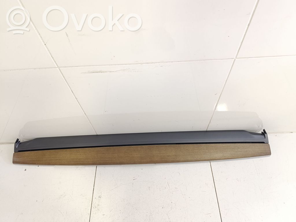 Tesla Model Y Kojelaudan hansikaslokeron lista 