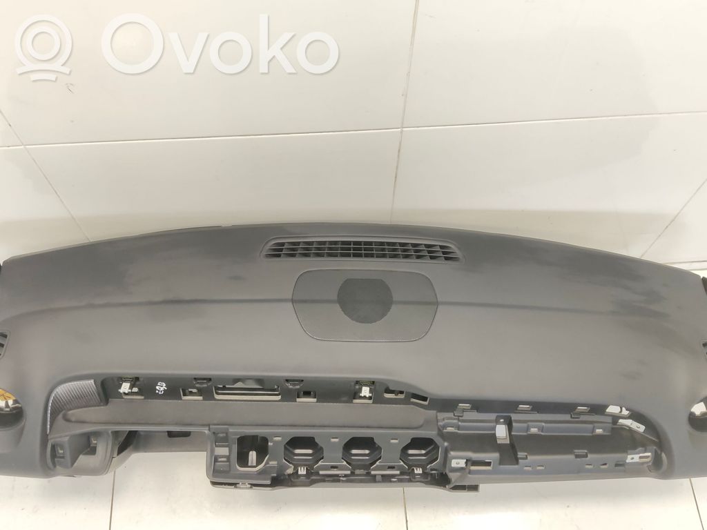 Mercedes-Benz EQB Panel de instrumentos 