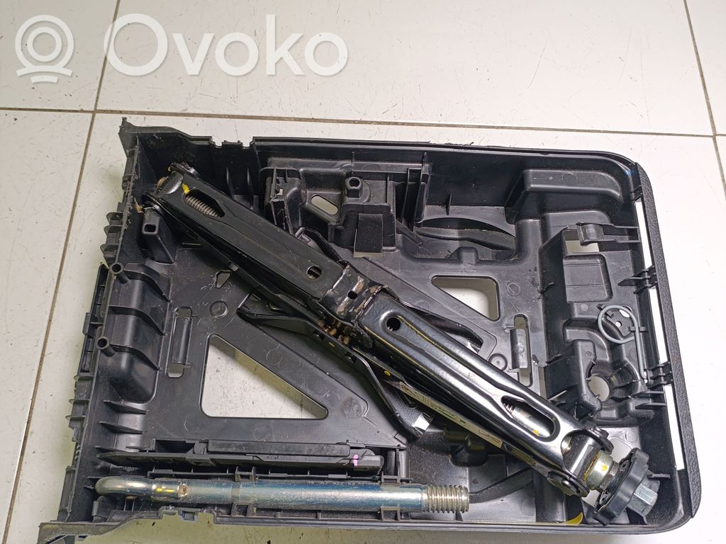 Toyota Proace Tool box 