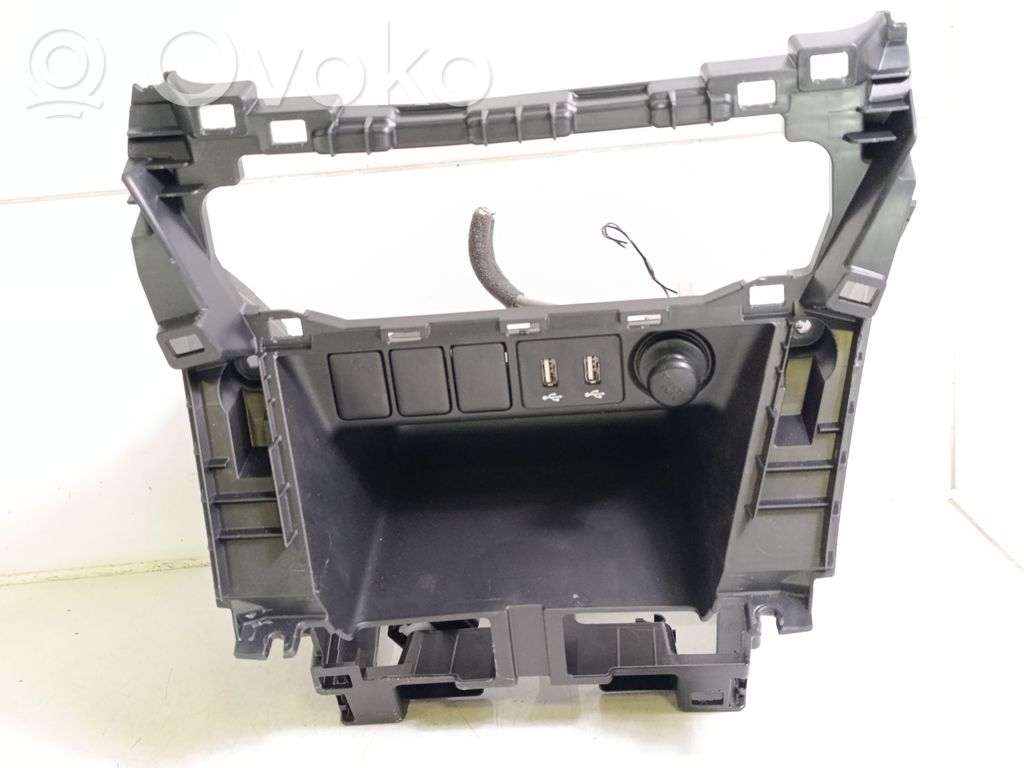 Console centrale, commande chauffage/clim   8010A344