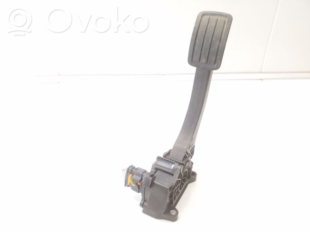 Peugeot 5008 II Accelerator throttle pedal 