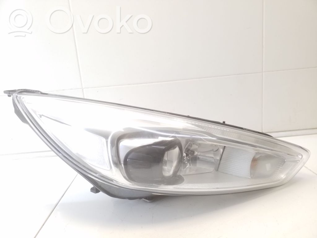 Ford Focus Lampa przednia 