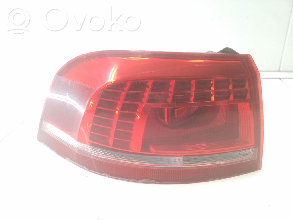 Volkswagen PASSAT B7 Lampa tylna 
