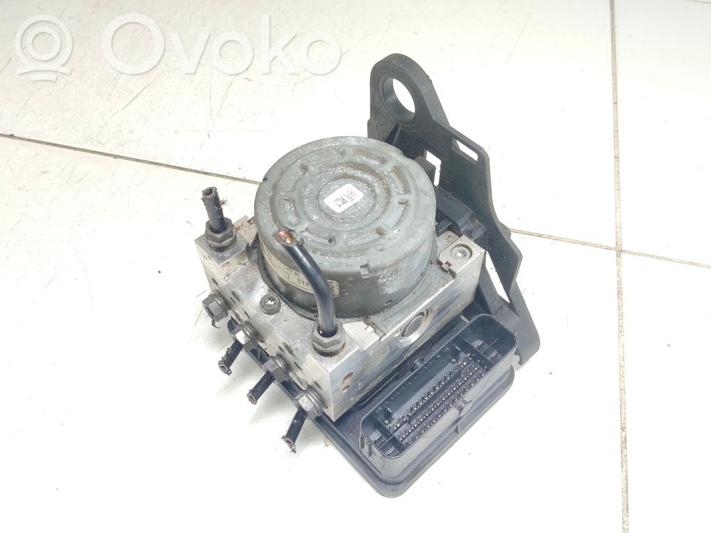 Volkswagen Golf VII Bomba de ABS 