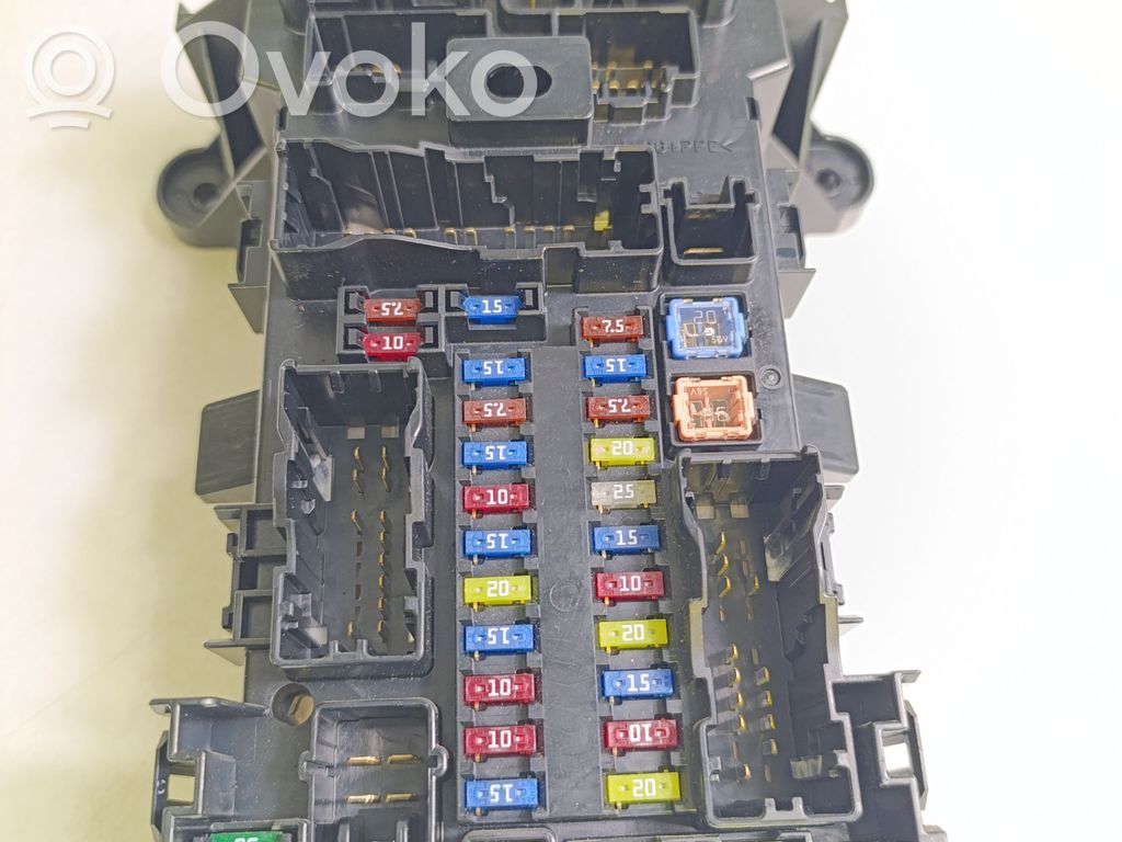 Suzuki Grand Vitara II Fuse module 